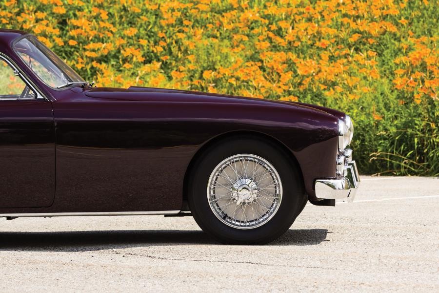 Детали экстерьера Talbot-Lago T26 GSL Coupe 1953 года  (фото 27 из 28)